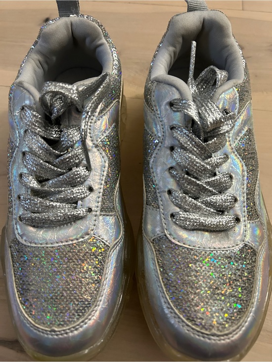 Lucky Step Shoes - Lucky Step Iridescent Sequin Silver Low Platform Sneakers Size 6